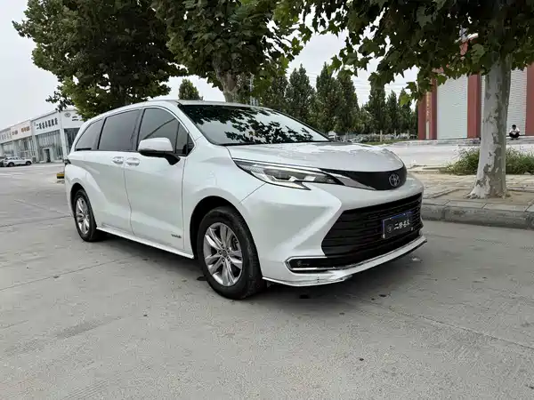 Toyota Sienna 2024