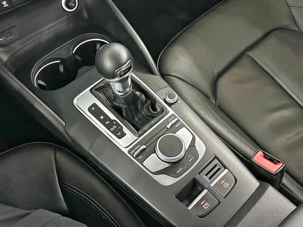 Audi A3 2017 — фото 15