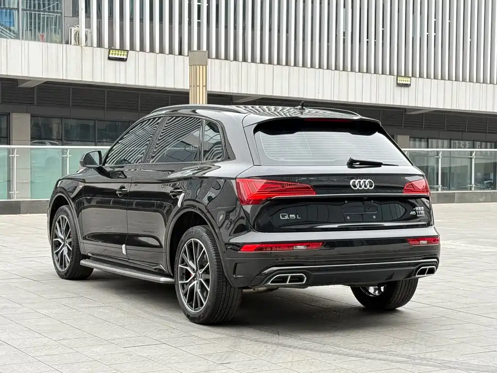 Audi Q5L 2024 — фото 27