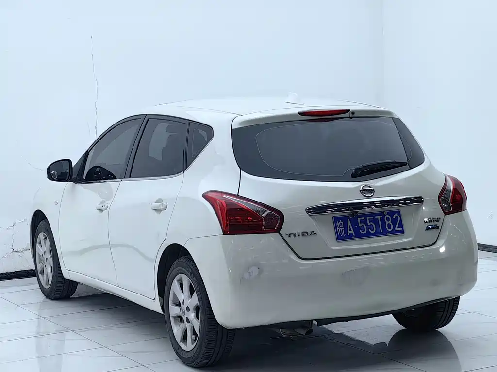 Nissan Tiida 2015 — фото 13