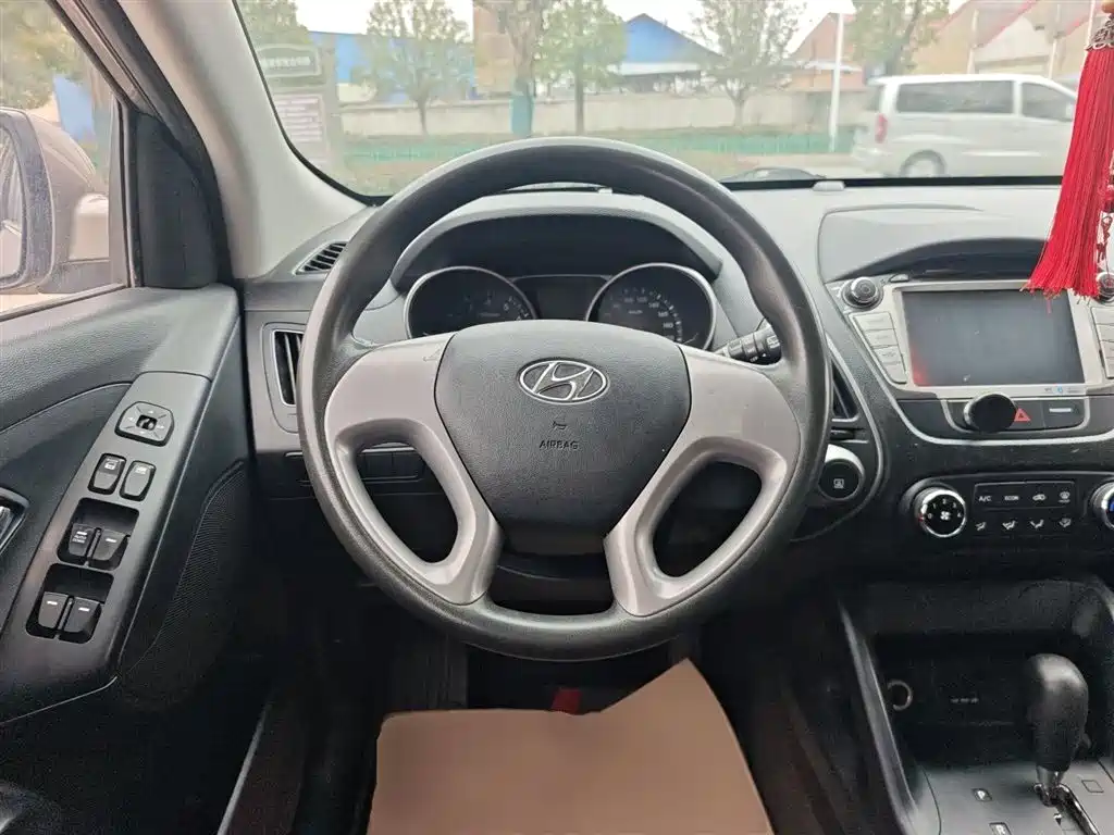 Hyundai ix35 2016 — фото 11