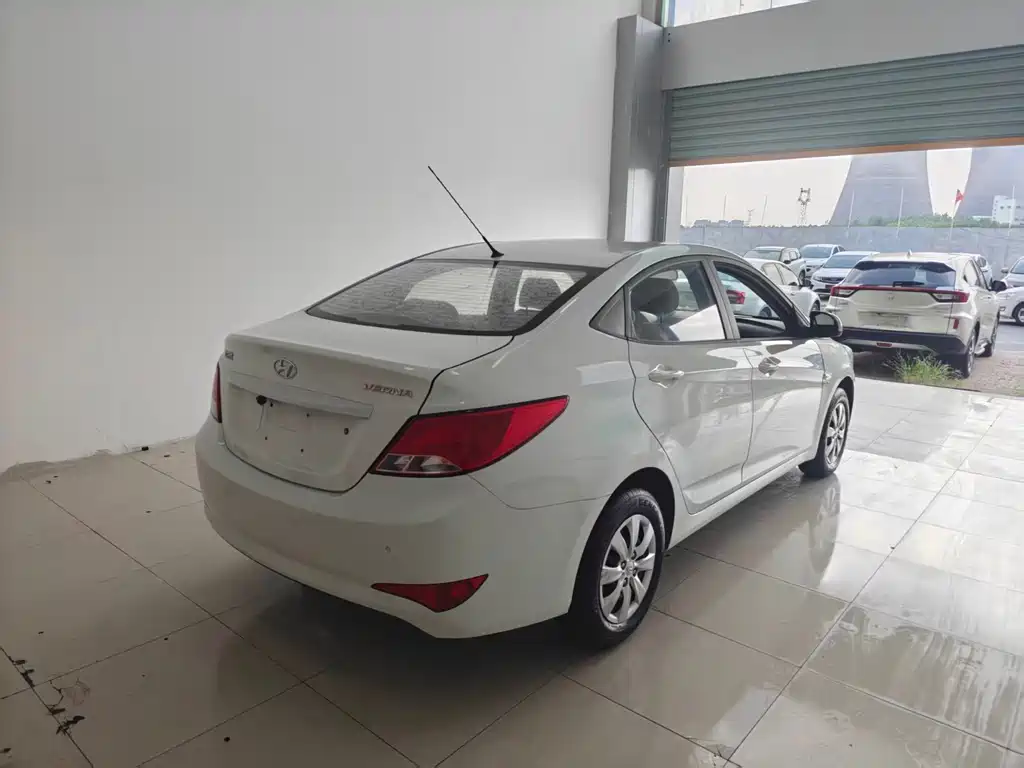 Hyundai Accent 2016 — фото 15