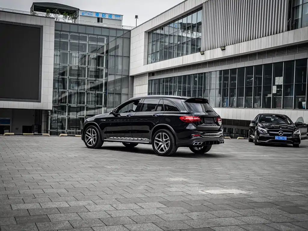 Mercedes-Benz GLC AMG 2018 — фото 4