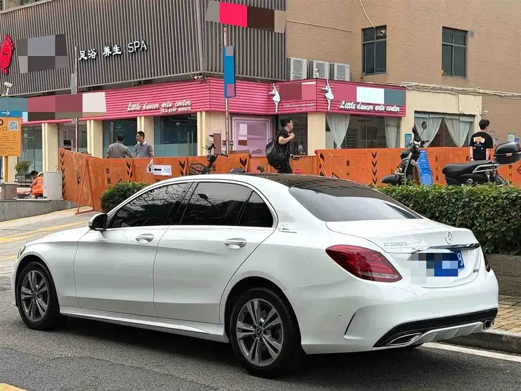 Mercedes-Benz C-Class 2018 — фото 11
