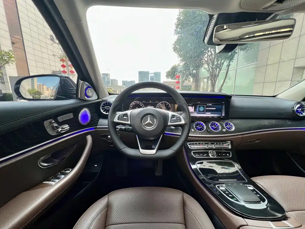 Mercedes-Benz E-Class 2017 — фото 23
