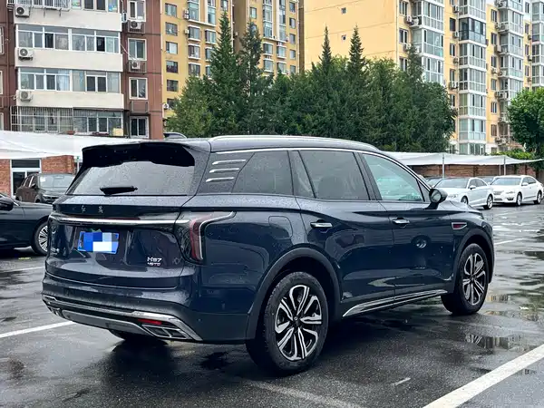 Hongqi HS7 2023