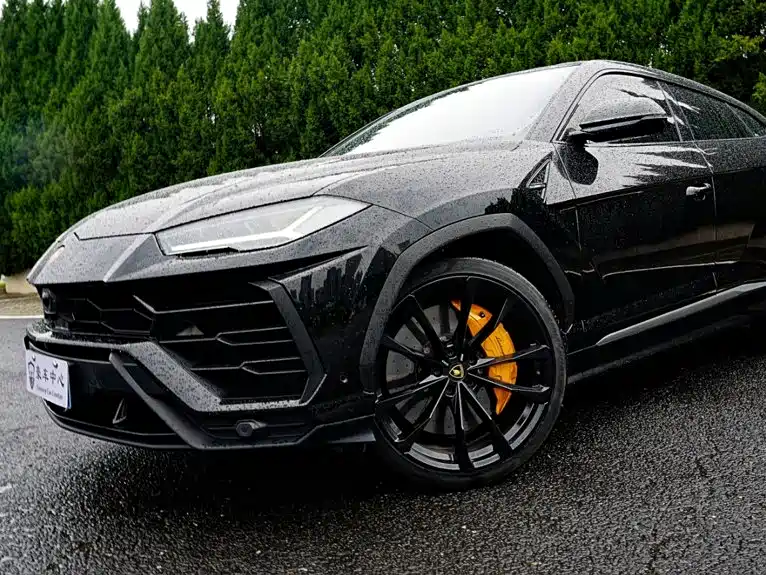 Lamborghini Urus 2024 — фото 12
