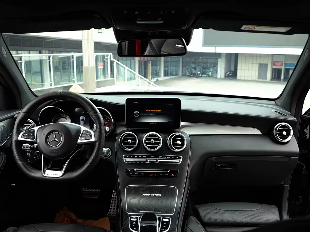 Mercedes-Benz GLC AMG 2018 — фото 19