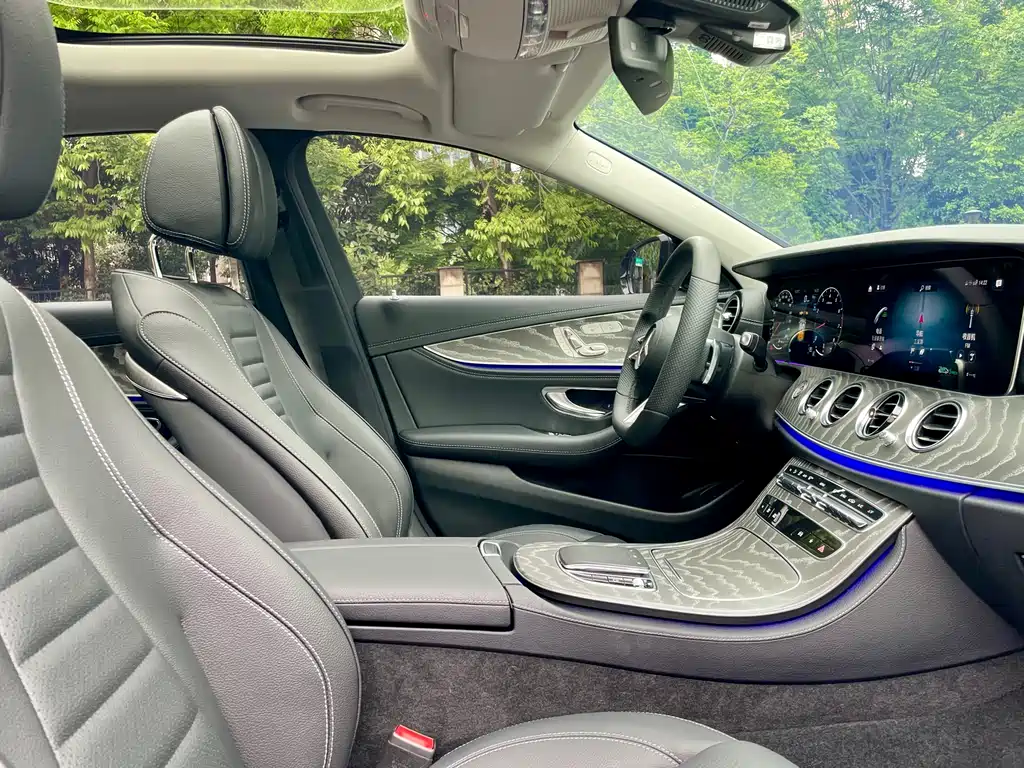 Mercedes-Benz E-Class 2023 — фото 17