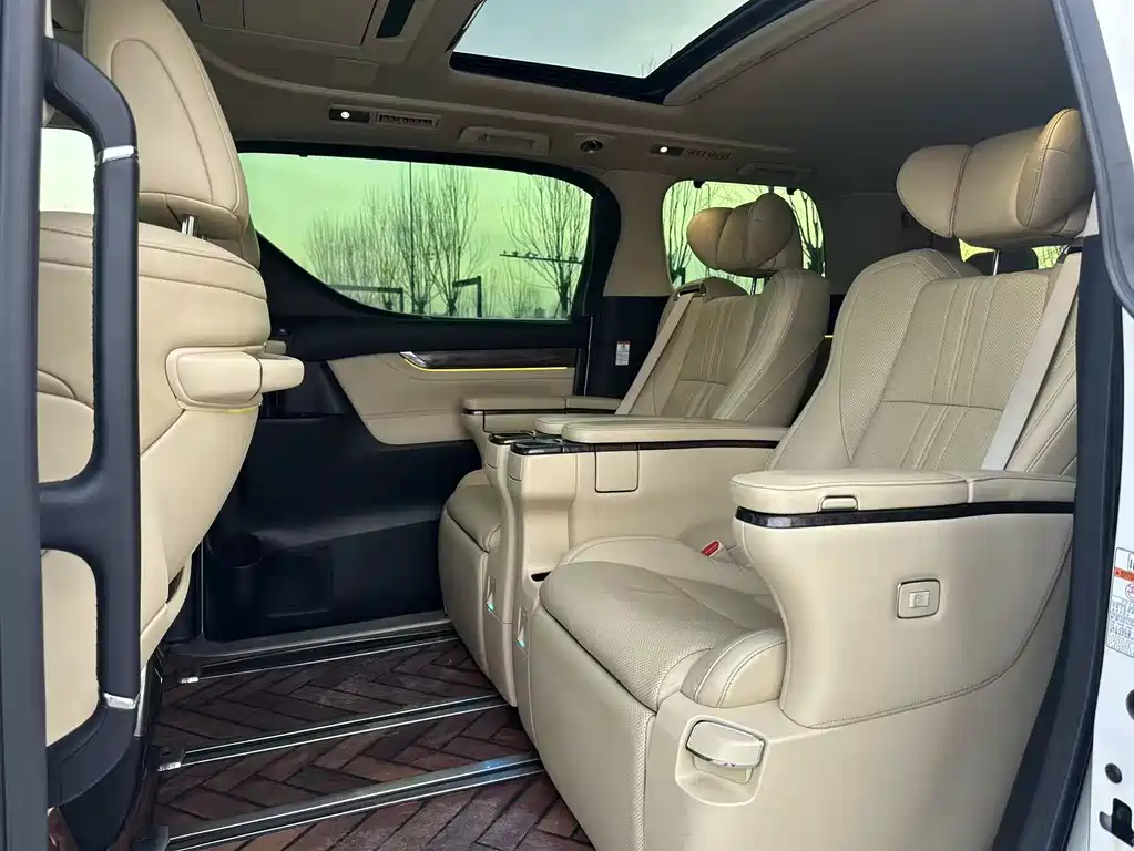 Toyota Vellfire 2021 — фото 16