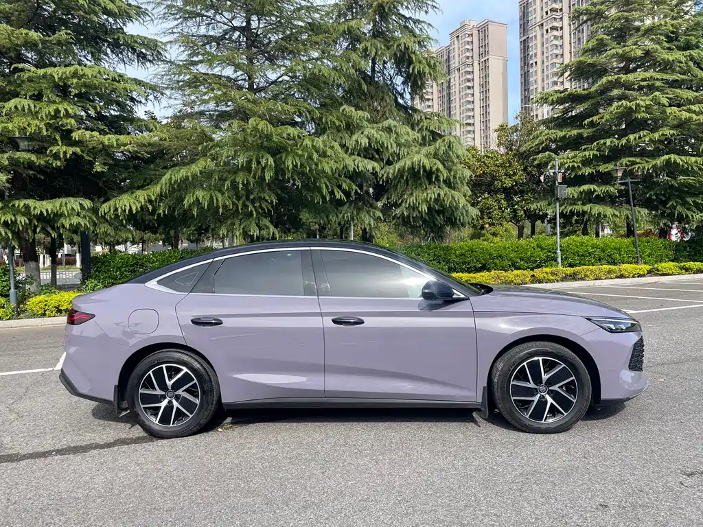 BYD Qin L 2025 — фото 5