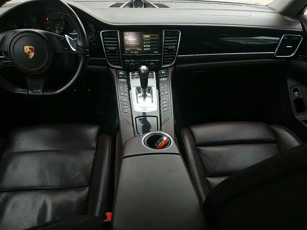 Porsche Panamera 2017 — фото 14