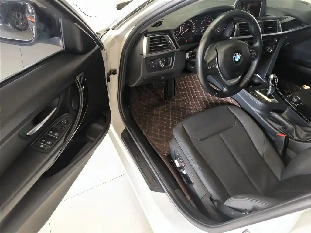 BMW 3 Series 2016 — фото 16