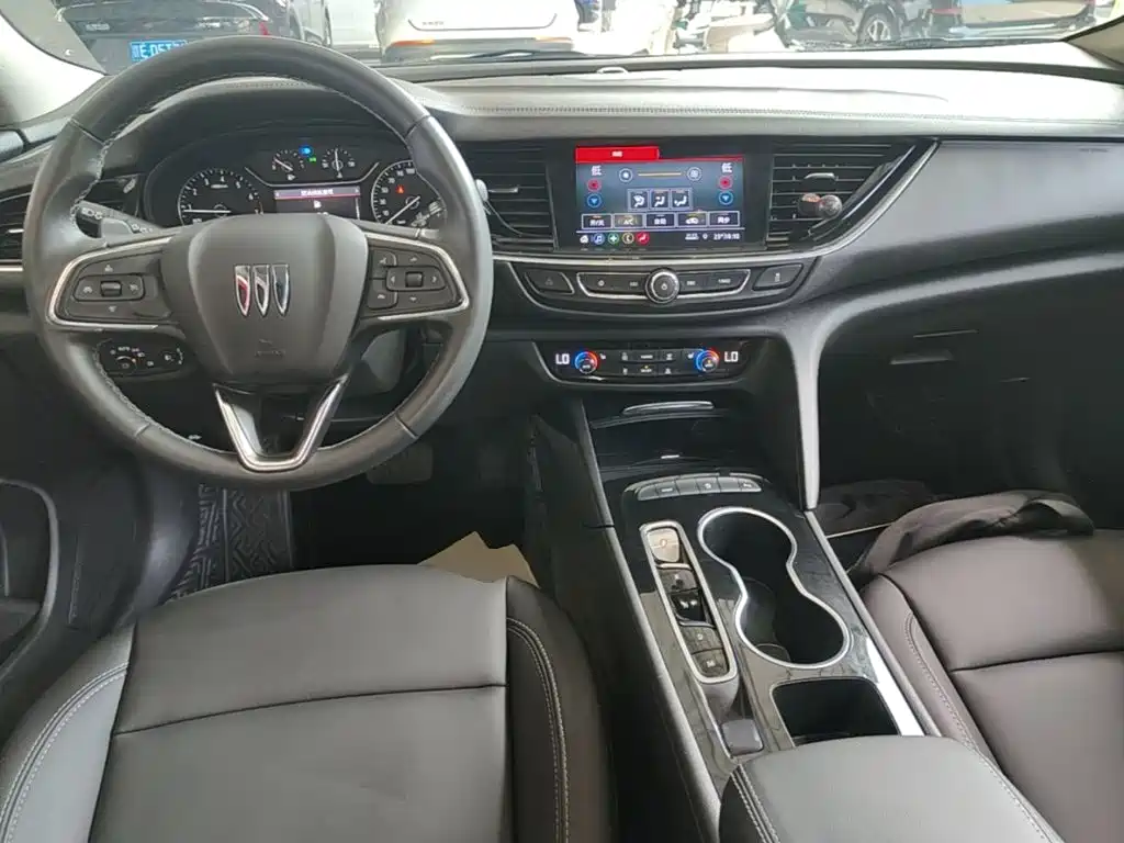 Buick Regal 2023 — фото 10