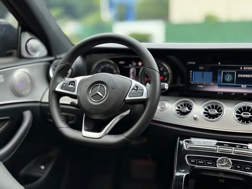 Mercedes-Benz E-Class 2017 — фото 12