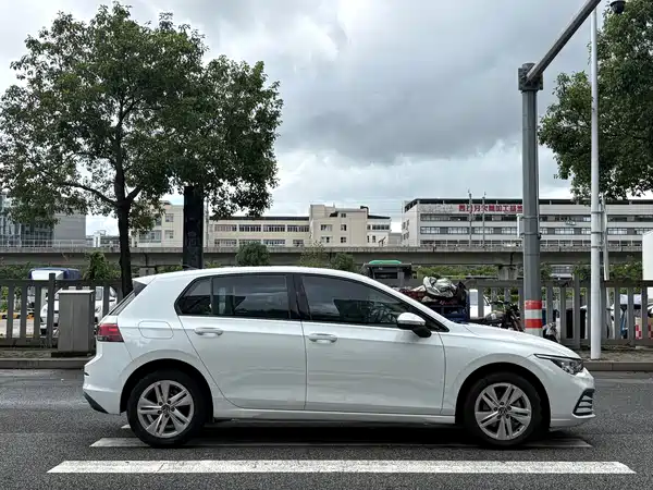 Volkswagen Golf 2023