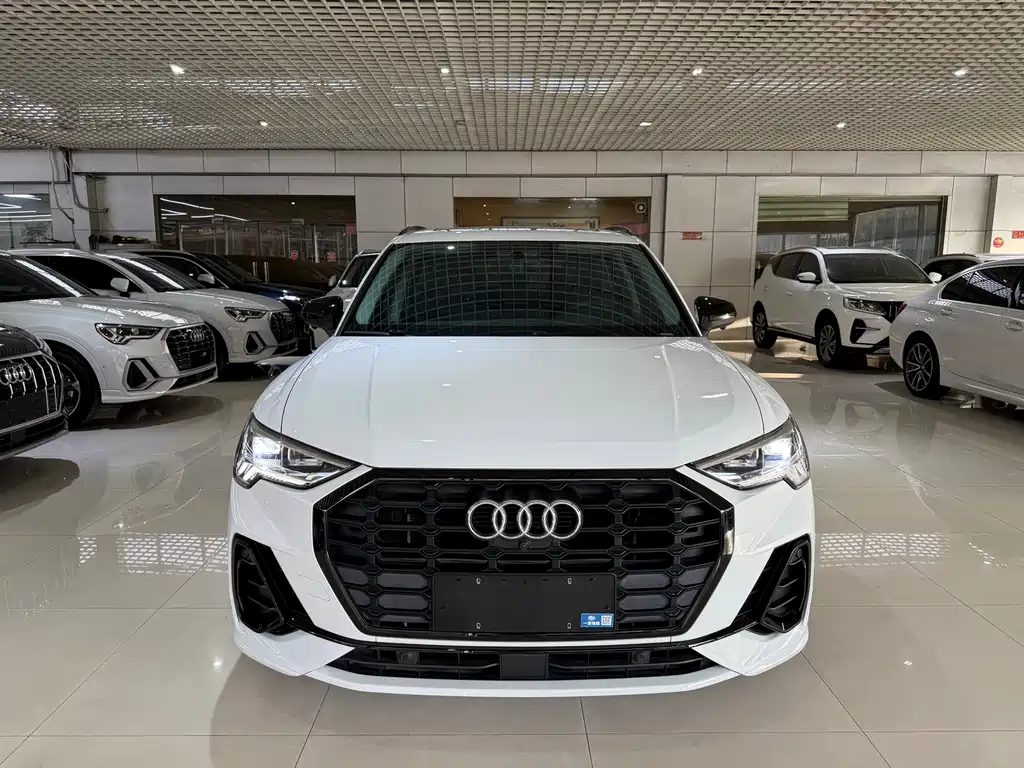 Audi Q3 2022 — фото 2