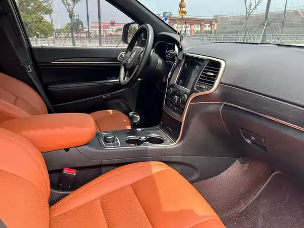 Jeep Grand Cherokee 2016