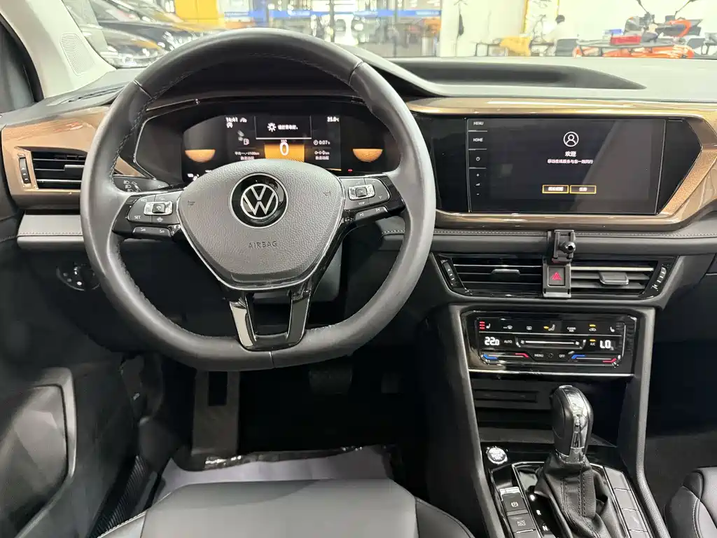 Volkswagen Tharu 2023 — фото 13