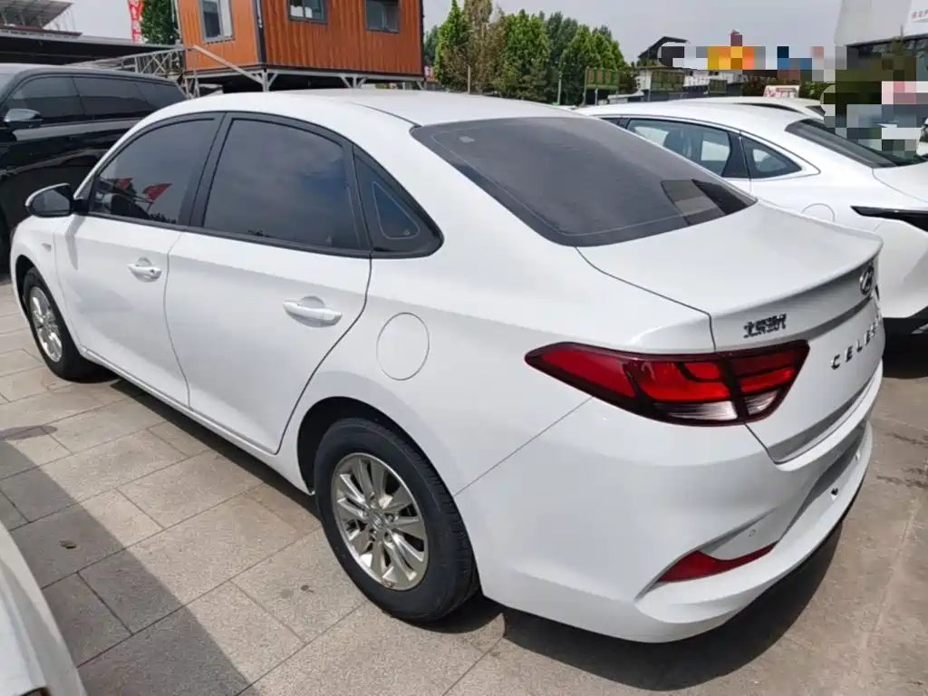 Hyundai Elantra 2023 — фото 5