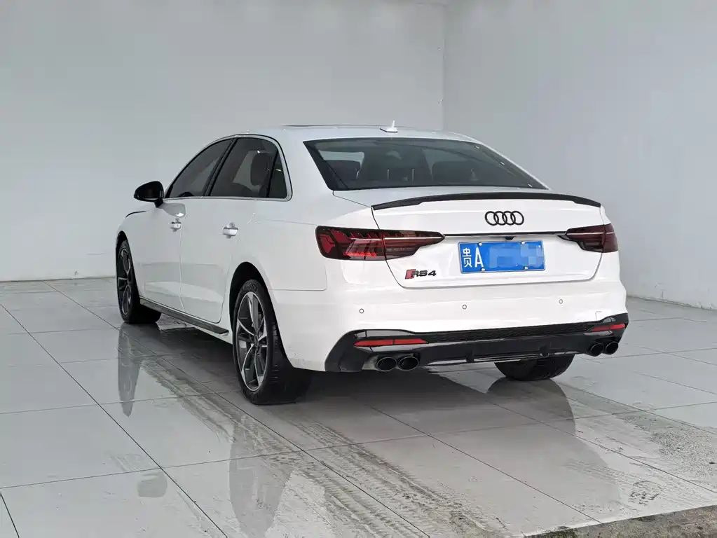 Audi A4L 2022 — фото 15