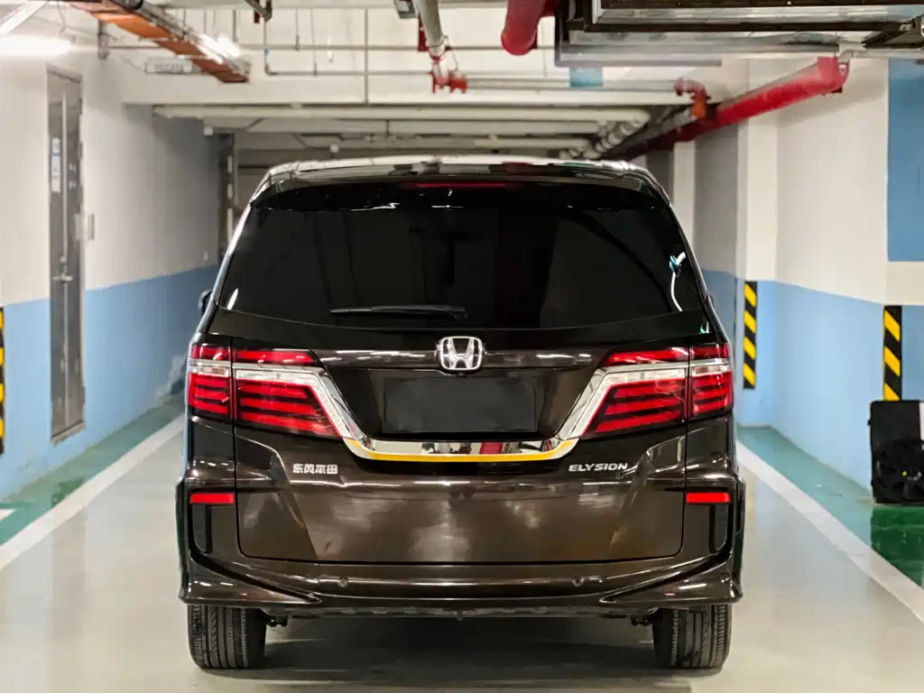 Honda Elysion 2017 — фото 18