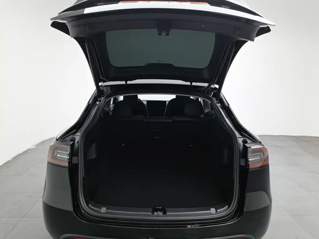Tesla Model Y 2022 — фото 16