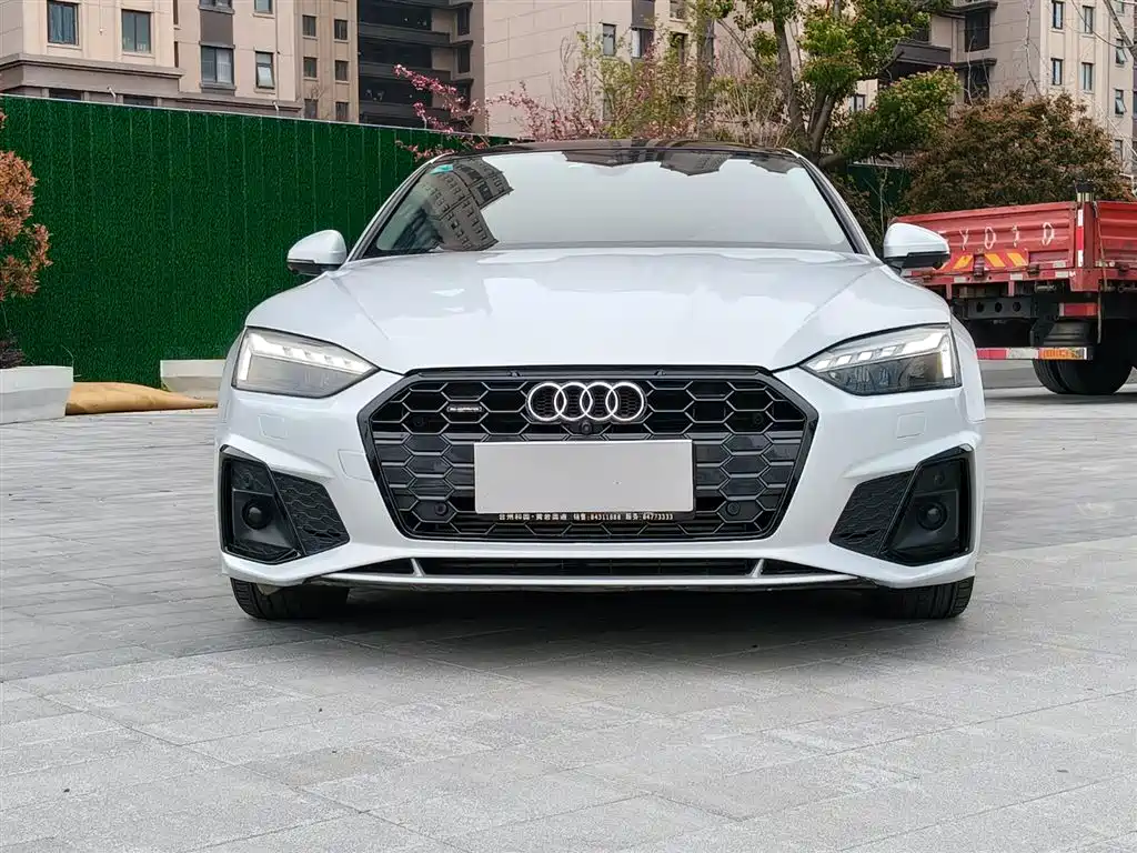 Audi A5 2021 — фото 1