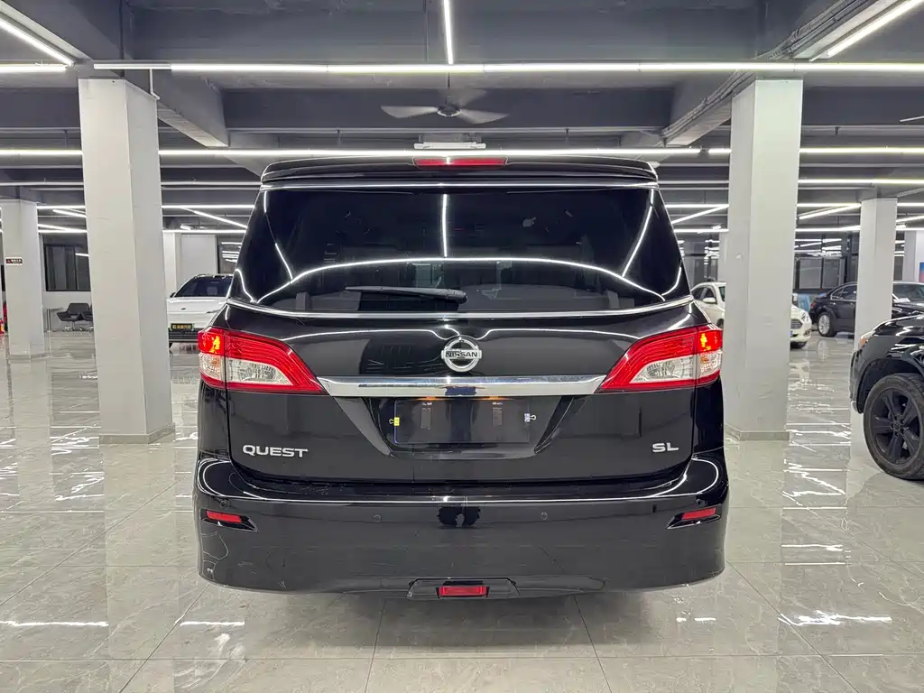 Nissan Quest 2015 — фото 4