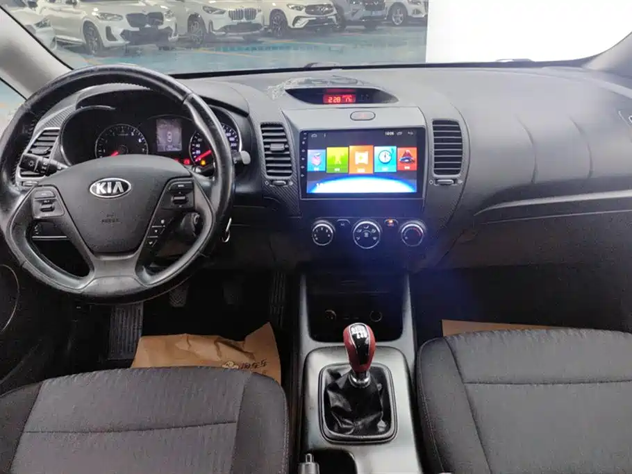 Kia K3 2013 — фото 12