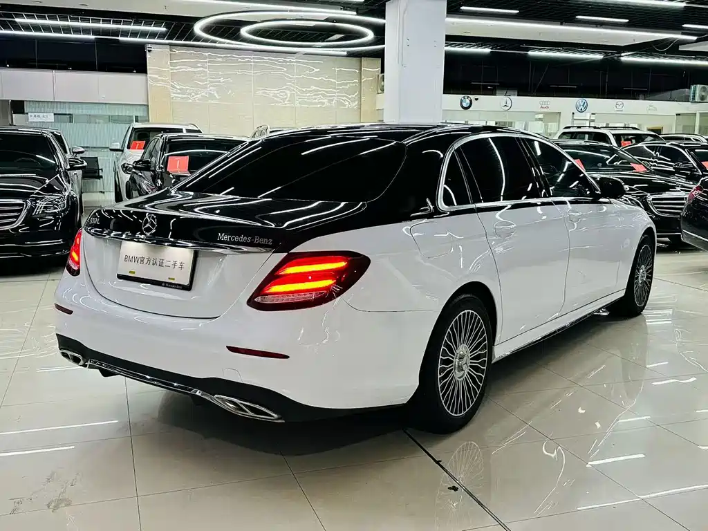 Mercedes-Benz E-Class 2020 — фото 18