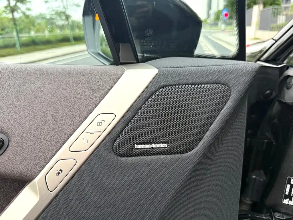 BMW iX 2023 — фото 18