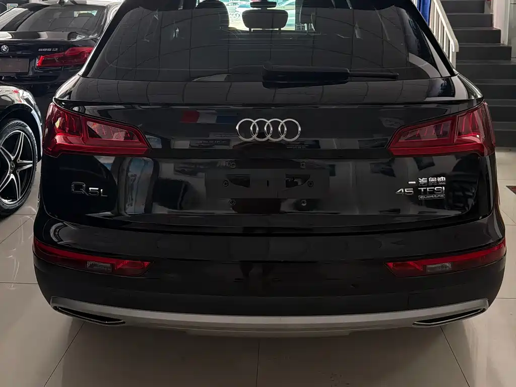 Audi Q5L 2021 — фото 9