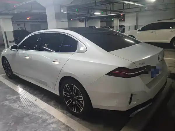 BMW 5 Series 2024