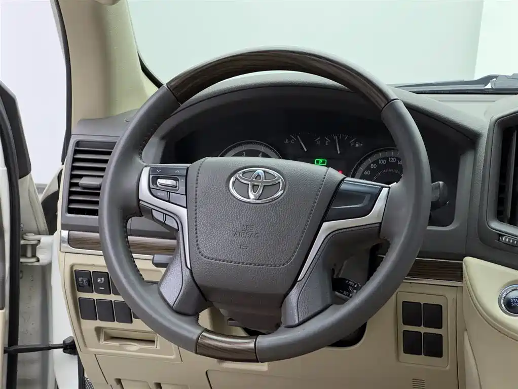 Toyota Land Cruiser 2020 — фото 12