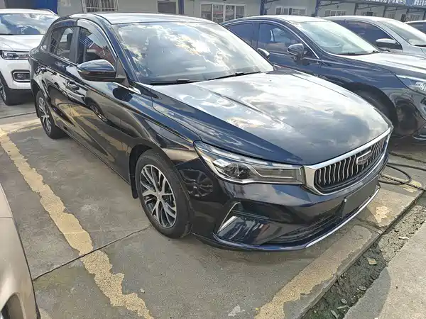 Geely Emgrand 2022
