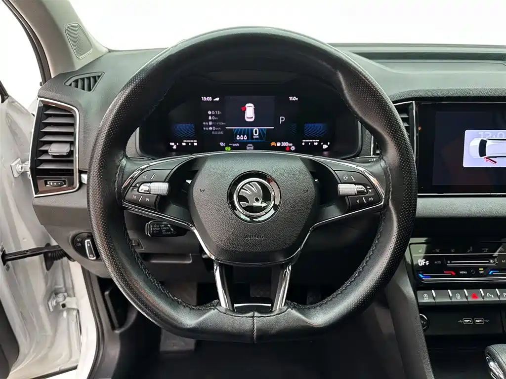 Skoda Karoq 2023 — фото 17