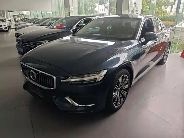 Volvo S60 2022
