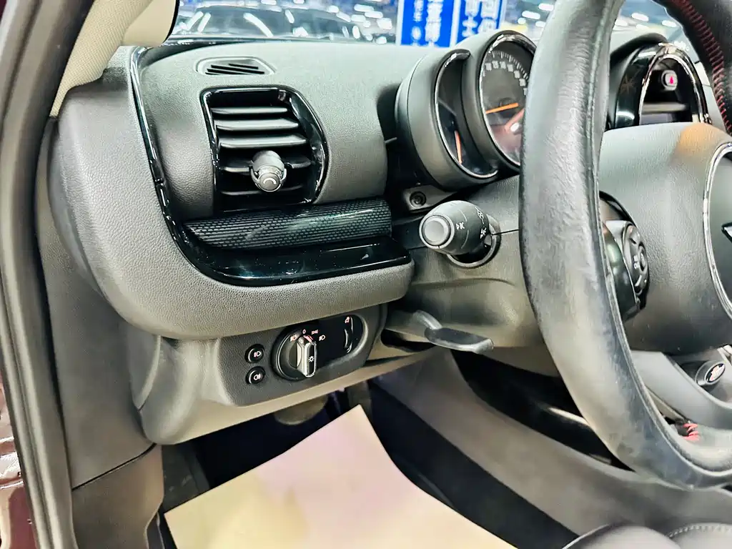 MINI Clubman 2018 — фото 32