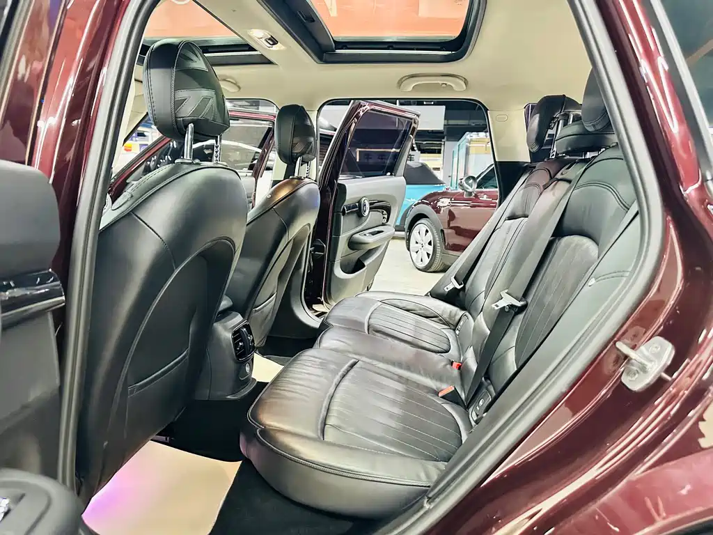 MINI Clubman 2018 — фото 34