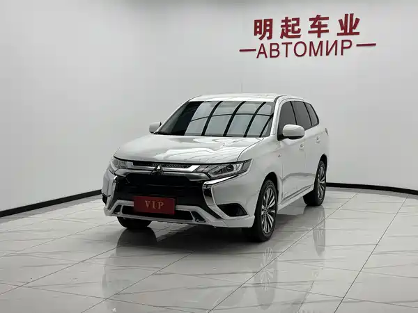 Mitsubishi Outlander 2023