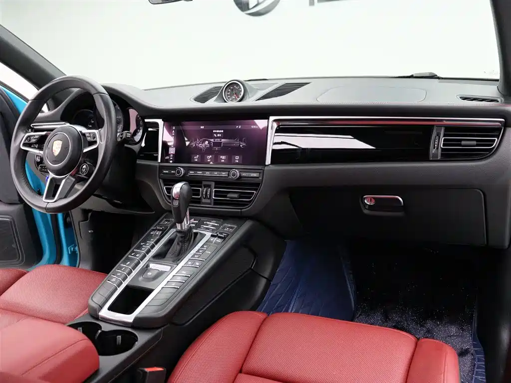 Porsche Macan 2019 — фото 23