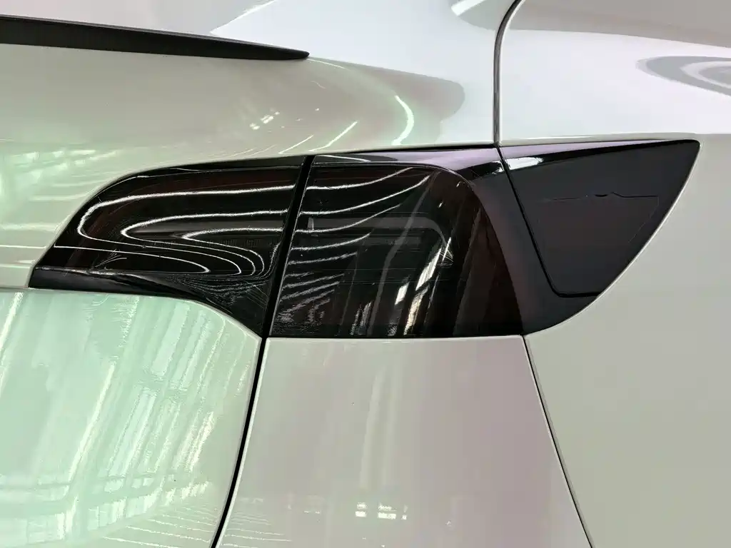Tesla Model Y 2023 — фото 26