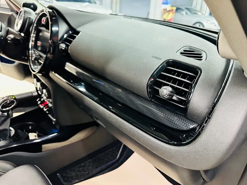 MINI Clubman 2018 — фото 23