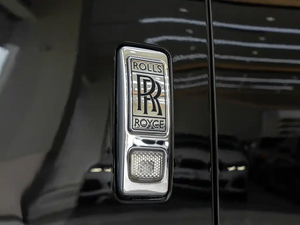 Rolls-Royce Cullinan 2020 — фото 10