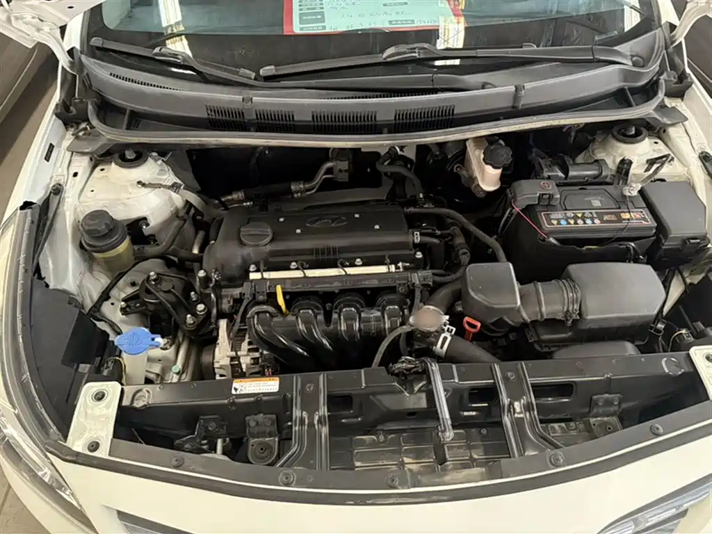 Hyundai Verna 2016 — фото 11