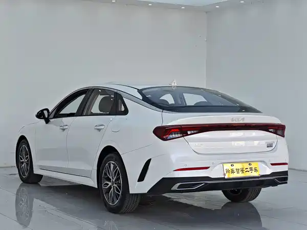 Kia K5 2025