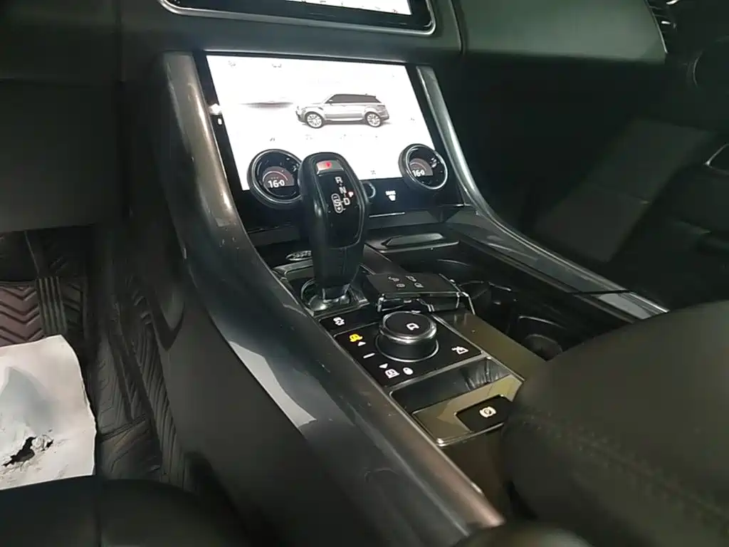 Land Rover Range Rover Sport New Energy 2021 — фото 10