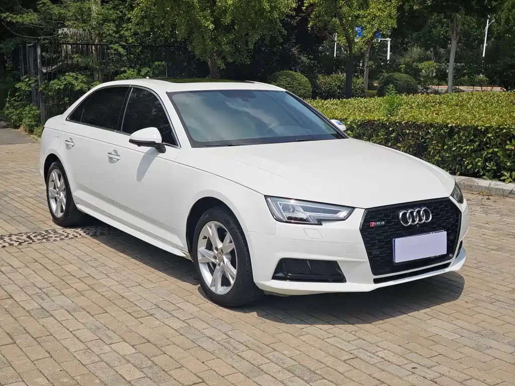 Audi A4L 2018