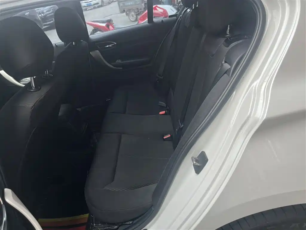 BMW 1 Series 2014 — фото 12